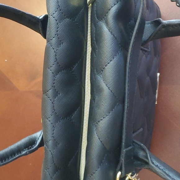 BETSEY JOHNSON BLACK/WHITE w/YELLOW BOW BETSEY JOHNSON SATCHEL - Picture 6 of 7